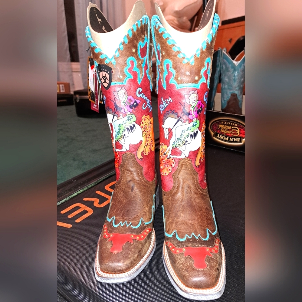 The Bronco Billie Ariat Quincy Boots size7. New.